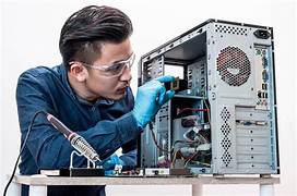 ¿Qué hace una persona que trabaja en soporte técnico?