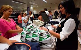 ¿Cuánto cobra teleoperador Corte Inglés?